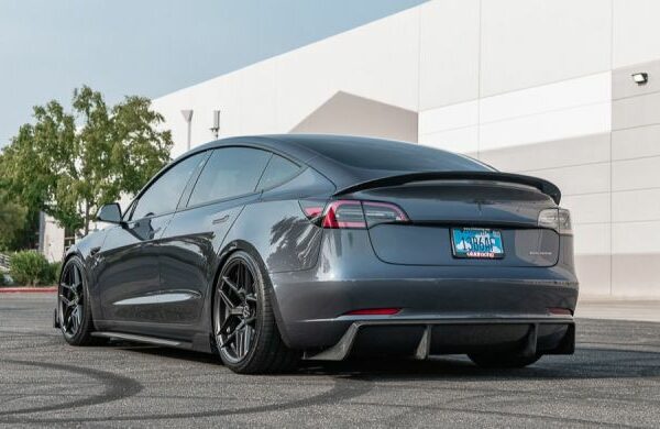 VR Aero 2018+ Tesla Model 3 Gloss Carbon Fiber Rear Diffuser